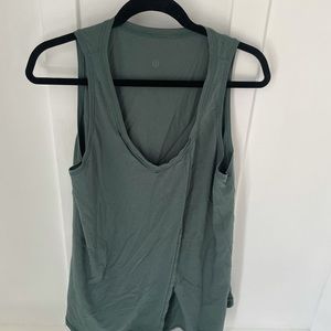 Lululemon split front tank